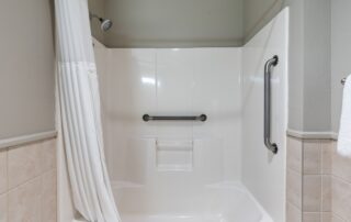 Lakeside_Lodge_King_126_QuarterdeckResort_GullLake_MN (1)