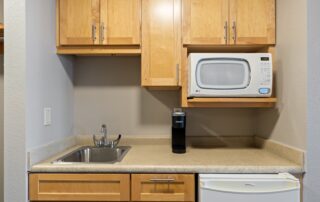 Lakeside_Lodge_King_126_QuarterdeckResort_GullLake_MN (12)