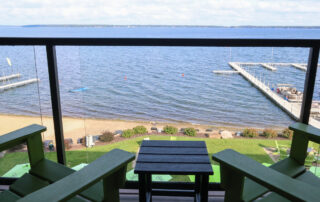 QuarterdeckResort_GullLake_LakesideLodge_KingJacuzzi (8)