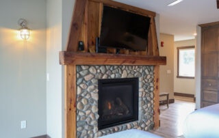 QuarterdeckResort_LakesideLodge_Premium2King (10)