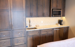 QuarterdeckResort_LakesideLodge_Premium2King (12)