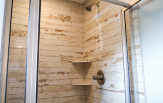 QuarterdeckResort_LakesideLodge_Premium2King (6)