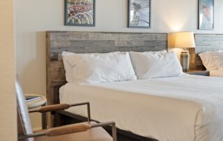 Lakeside_Lodge_2King_Jacuzzi_127_Quarterdeck_Resort_Gull_Lake_MN (14)